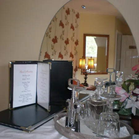 Crystal Springs Couette-café 3*