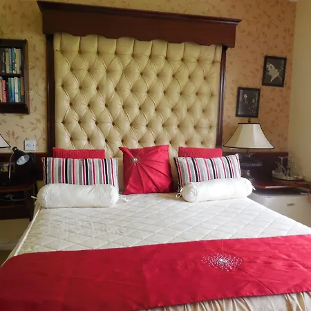 Crystal Springs Couette-café 3*