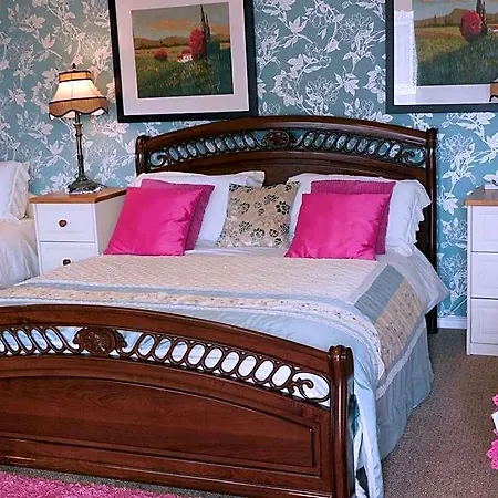 Crystal Springs Couette-café 3*