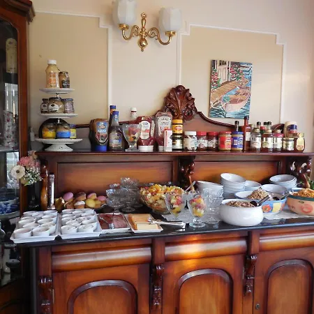 Crystal Springs Couette-café 3*