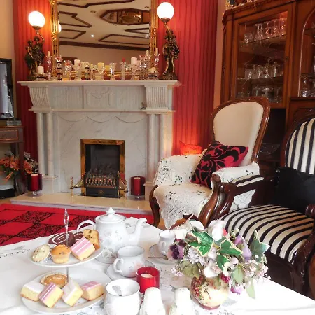 Crystal Springs Couette-café 3*