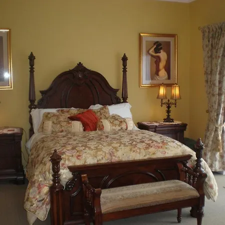 Crystal Springs Couette-café 3*